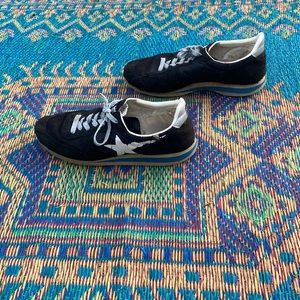 Haus Golden Goose Deluxe Brand black w white star/white shoelace used sneakers